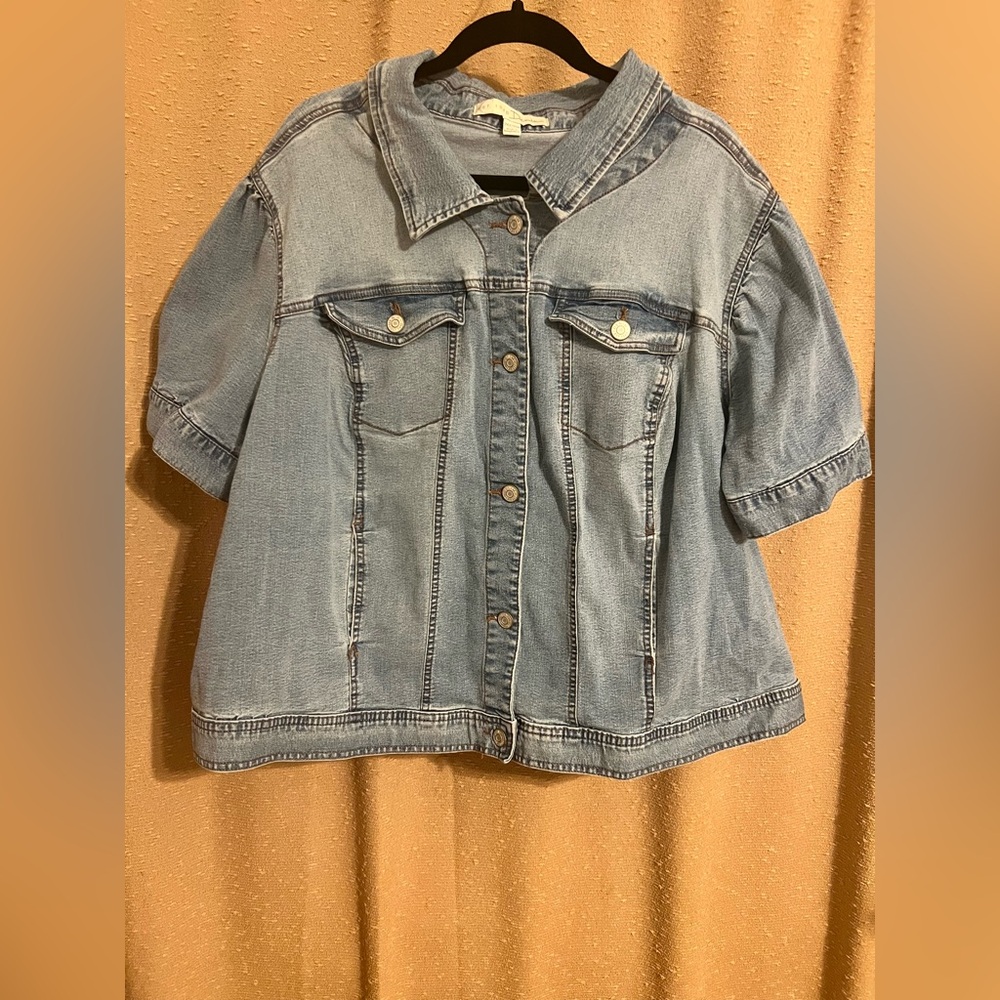 C EST. 1946 Women’s Denim Jacket size 26/28W